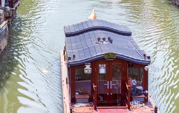 Suzhou Boat Tours: A Journey Through Water Town Elegance