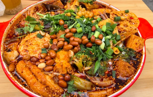 Tianshui Spicy Hot Pot: Eine kulinarische Reise durch Gansu's Flavorful Heart