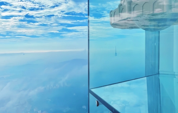 Qingdao Nuage Sky & Sea: Une merveille panoramique au-dessus de la ville côtière