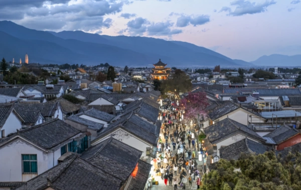 Dali Ancient City: A Thousand-year-old Capital Backed by Cangshan Mountain and Facing Erhai Lake-4