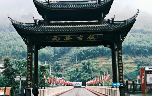 Bing'an Ancient Town: A Millennium-Old Military-Commercial Fortress Hanging Over the Chishui River and a Revolutionary Ferry Site-2
