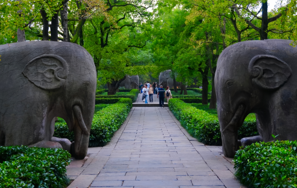 Ming Xiaoling Mausoleum:Un viaje a través de 600 años de épica imperial y el reino místico de las estatuas de piedra-4