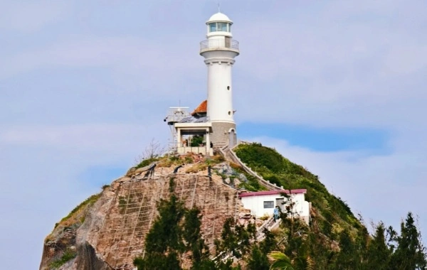 Yulinzhou: A Journey to Hainan’s West Coast—A Secret Lighthouse Sanctuary and Windmill Coast