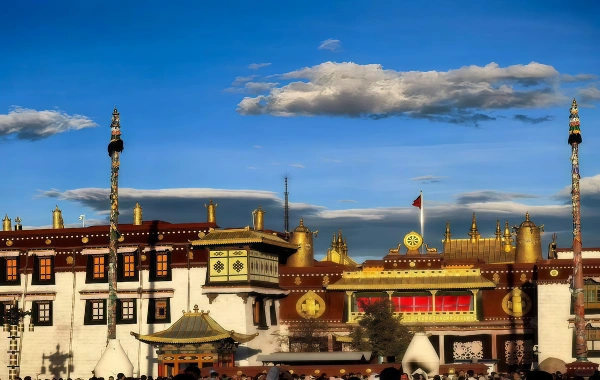 Jokhang Temple: The Ultimate Pilgrimage in Tibetan Buddhism-2