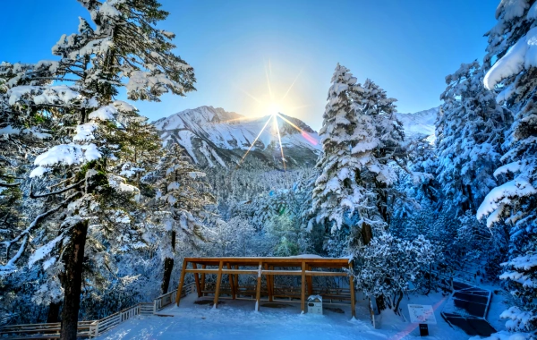 Hailuogou: A Fiery-and-Icy Wonderland Beneath the King of Sichuan’s Snow Peaks-3