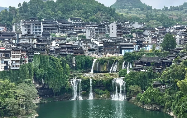 Is Furong Ancient Town Worth Visiting in 2026? An Honest Travel Guide with Night Waterfall Photos & Tips-4