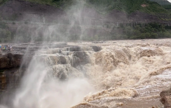 Hukou Waterfall.webp