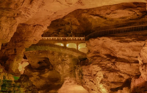 Huanglong Cave .webp