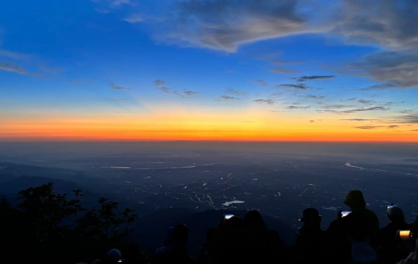 Sunrise at Mount Emei.webp