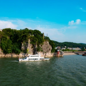 13-Day China Small Group Tour: Shanghai, Guilin, Yangtze River, Xi’an & Beijing Highlights