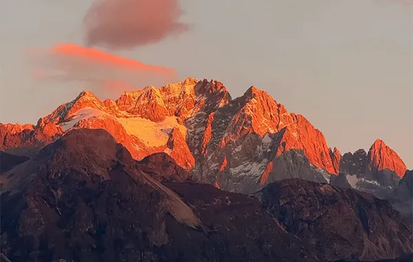 Private One-Day Tour: Lijiang Jade Dragon Snow Mountain + Blue Moon Valley + Impression Lijiang