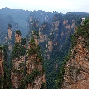 Zhangjiajie National Forest Park: A Scenic and Adventurous Hiking Paradise