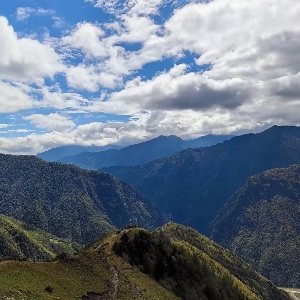 Minshan (Gansu): A Tranquil Trek Through Scenic Wilderness