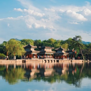 Discover the Cultural Fusion of Chengde Mountain Resort and Its Outlying Temples