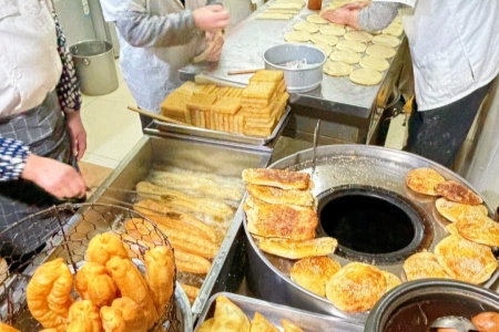 A Northerner’s Take on Shanghai Breakfast: Surprisingly Delicious!