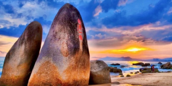 <a class='seo-content-a'  target='_blank'  href = 'https://intotravelchina.com/html/web/sanyatrip/index.html'>Tianya Haijiao Scenic Area</a>，<a class='seo-content-a'  target='_blank'  href = 'https://intotravelchina.com/html/web/hangzhou/index.html'>china travel</a>,day trips in sanya.jpg