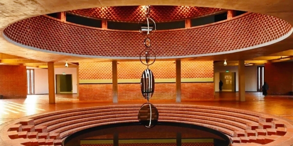 Red Brick Art Museum.jpg
