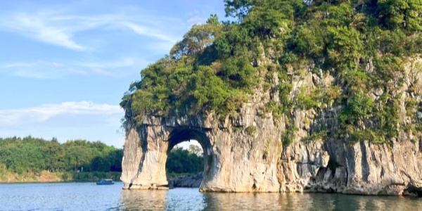 <a class='seo-content-a'  target='_blank'  href = 'https://intotravelchina.com/html/web/guangzhoutravelguide/index.html'>Guangzhou</a> to guilin tours,<a class='seo-content-a'  target='_blank'  href = 'https://intotravelchina.com/html/web/hangzhou/index.html'>china travel</a>,pesona travel,1.jpg