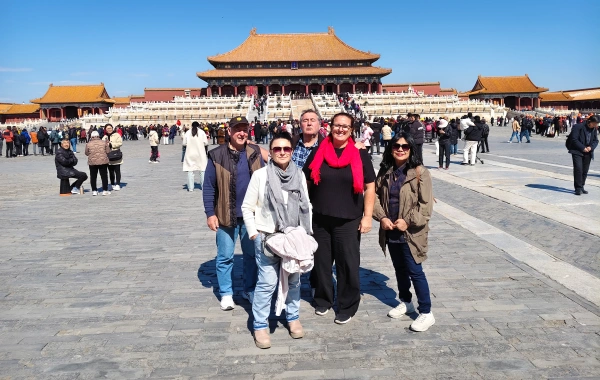 Intotravelchina customers in the Forbbiden City