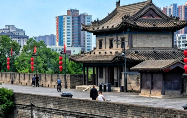 xianchengqiang.webp