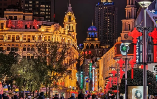 除夕夜的上海南京路_1_Painting一个小世界_来自小红书网页版_副本.webp