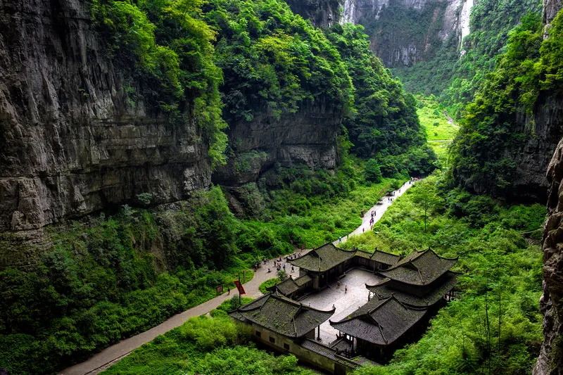 10:00 AM–Natural Three Bridges(天生三桥)