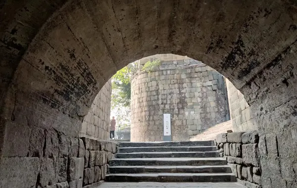 11:45 - 12:30: Dongshuimen City Wall Ruins