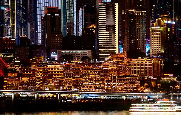 18:00 - 20:00: Hongyadong at Night