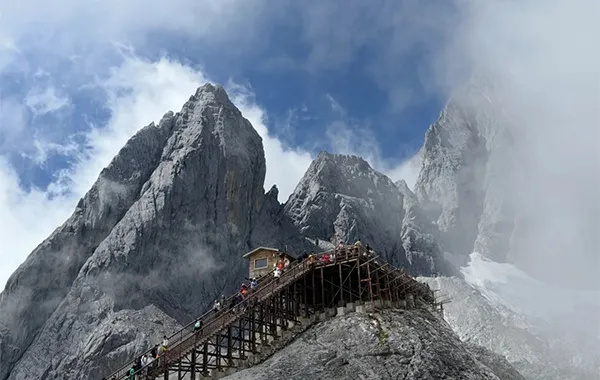 Yulong Snow Mountain Glacier Park