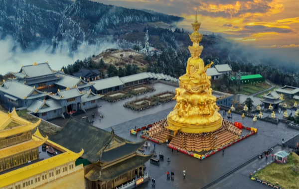Emei Golden Summit Temple