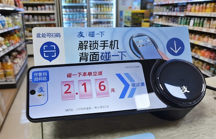 Can I use credit cards or cash