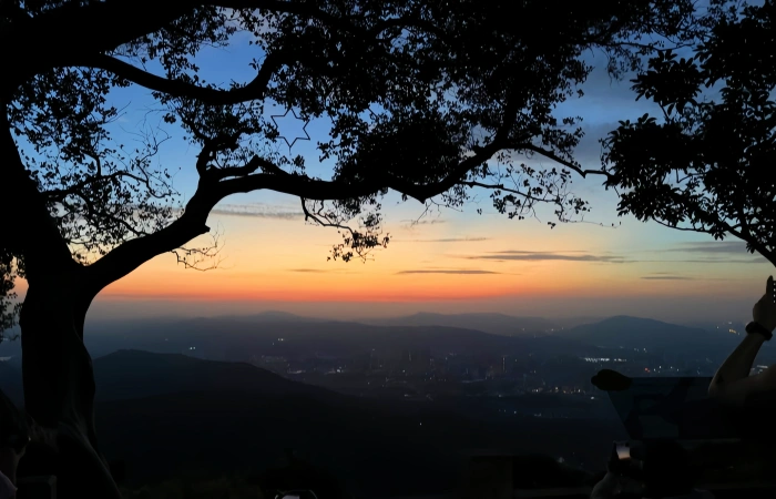 Sunrise view from Baiyun Mountain in Guangzhou
