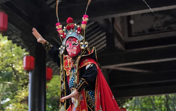Sichuan opera face-changing