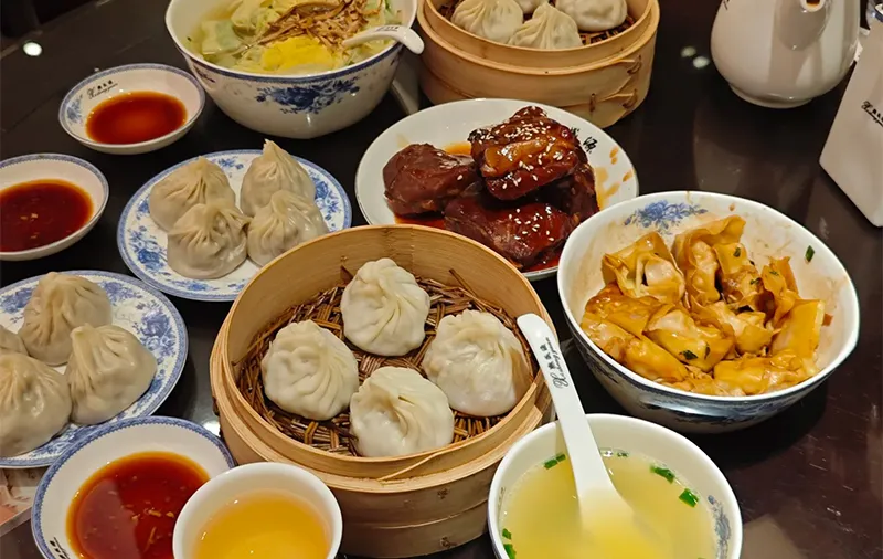 Build a Wuxi Lunch Around Xiaolongbao and Sauced Ribs